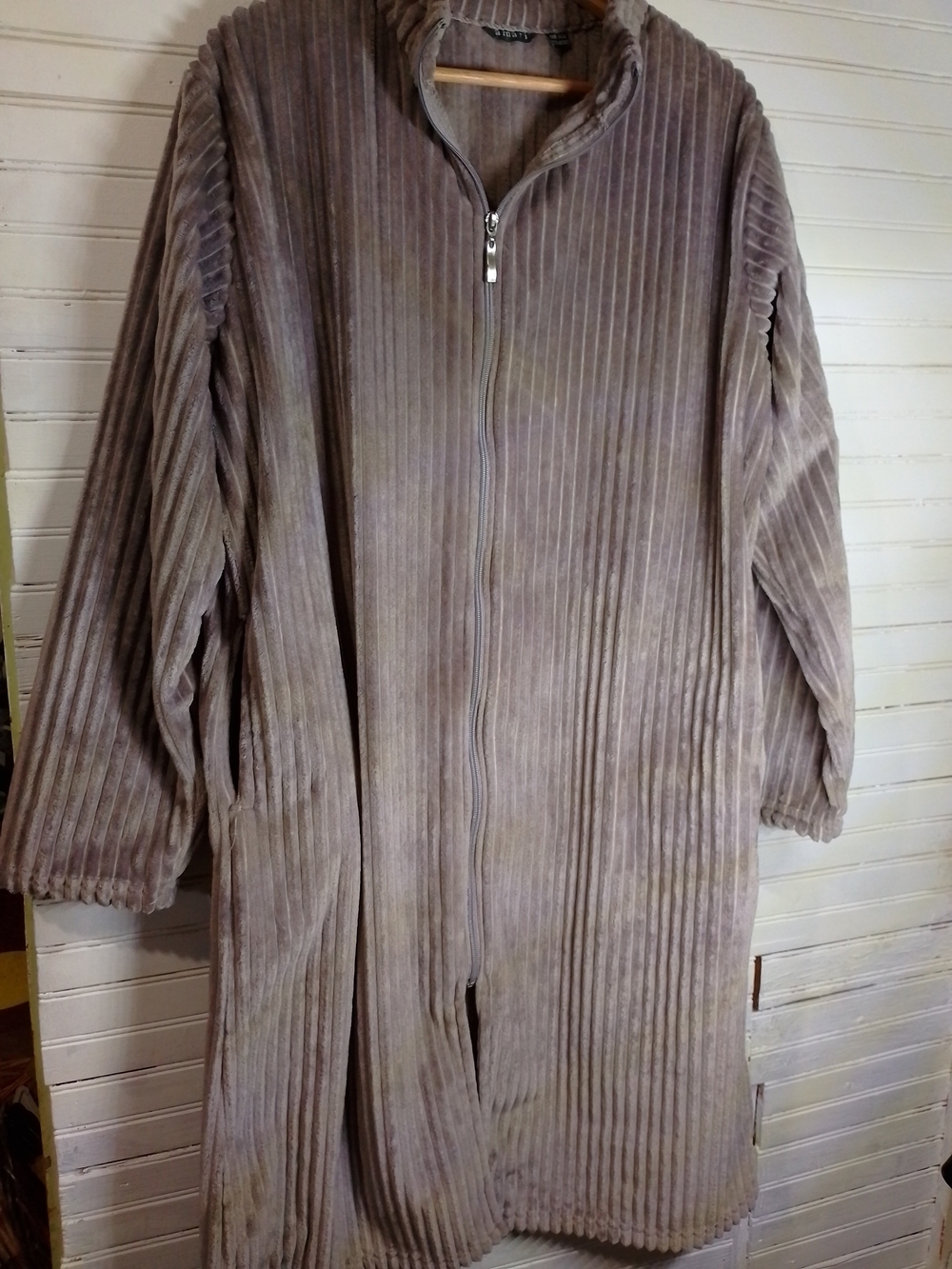 Amari Women’s Plush Robe in Grey